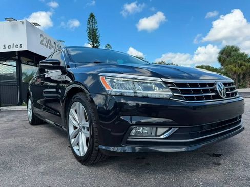 Used 2018 Volkswagen Passat 2.0T SE FWD image 32