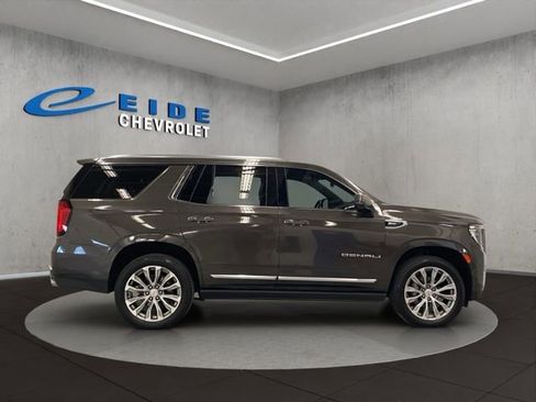 Used 2021 GMC Yukon Denali w/ Denali Premium Package AWD/4WD image 2