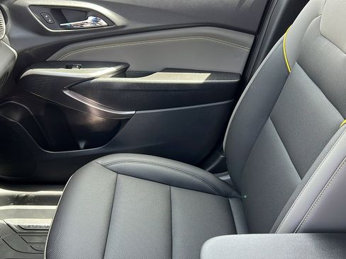 New 2025 Chevrolet Trax ACTIV w/ Driver Confidence Package image 19