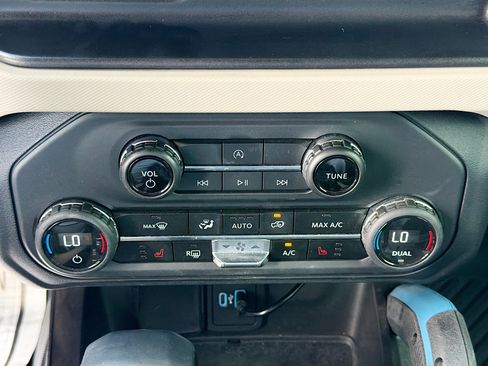 Used 2023 Ford Bronco Wildtrak AWD/4WD image 33