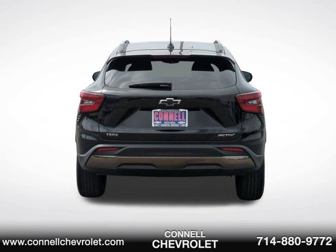 New 2026 Chevrolet Trax ACTIV w/ Sunroof Package FWD image 6