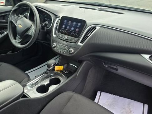 Used 2024 Chevrolet Malibu LT image 14