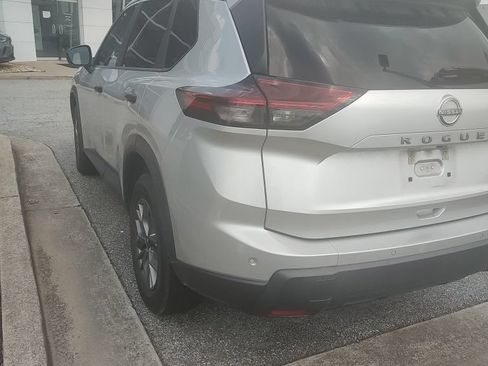 Used 2024 Nissan Rogue S AWD/4WD image 4