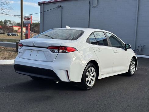Used 2025 Toyota Corolla LE image 20