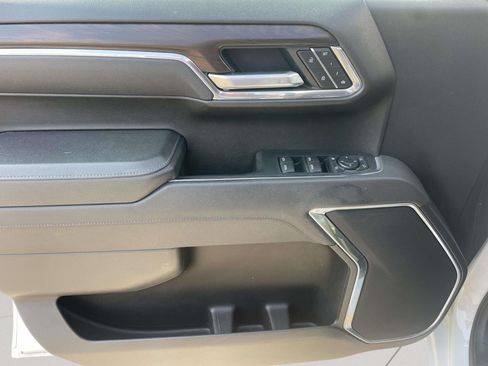 Used 2025 GMC Sierra 1500 SLT AWD/4WD image 15