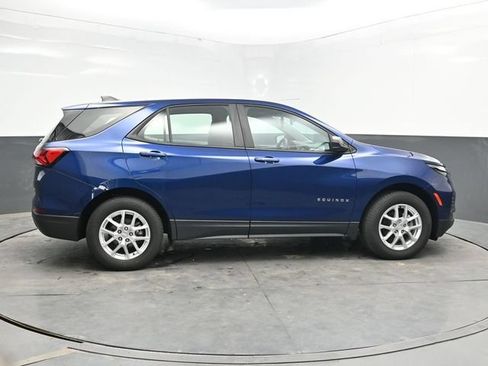 Used 2022 Chevrolet Equinox LS AWD/4WD image 6