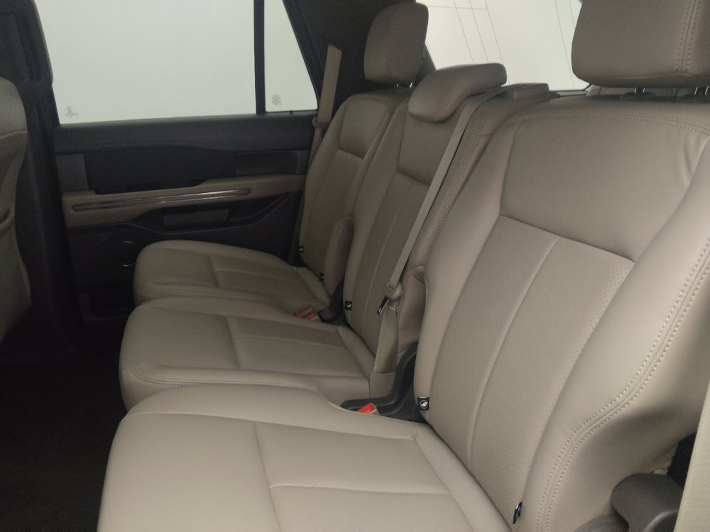 Used 2020 Ford Expedition XLT RWD image 18