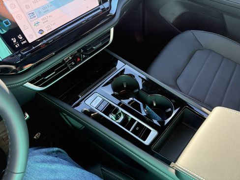 New 2026 Volkswagen Atlas Cross Sport SEL R-Line image 19