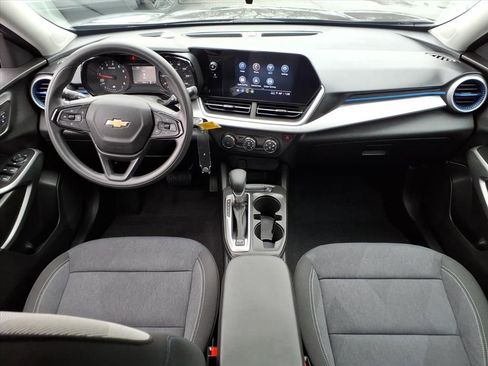 Certified 2024 Chevrolet Trax LS image 24