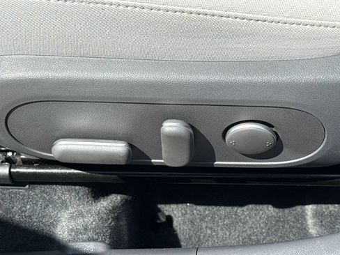 Used 2025 Hyundai Kona SEL FWD image 20