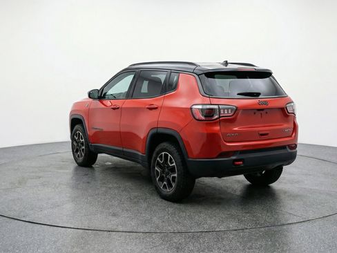 Used 2025 Jeep Compass Trailhawk AWD/4WD image 6