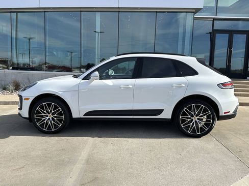 New 2026 Porsche Macan image 2