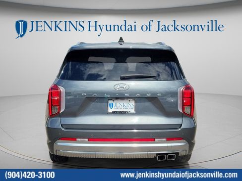 Used 2023 Hyundai Palisade Calligraphy FWD image 6