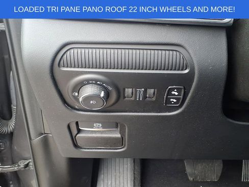 Used 2023 Jeep Grand Wagoneer L Series II AWD/4WD image 24