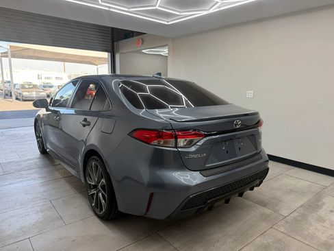 Used 2021 Toyota Corolla SE w/ SE Premium Package FWD image 4
