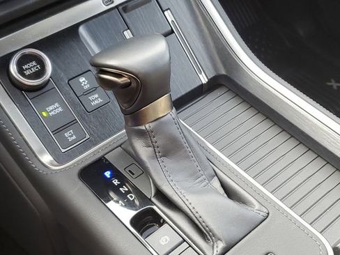 Used 2024 Lexus GX 550 w/ Accessory Package (2T) AWD/4WD image 21