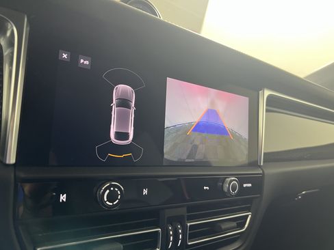 Certified 2022 Porsche Macan S AWD/4WD image 24