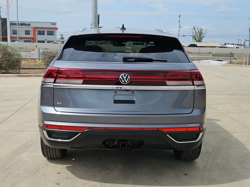 Used 2025 Volkswagen Atlas Cross Sport SE image 4