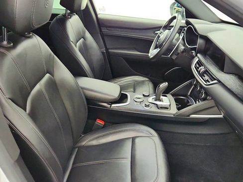 Used 2022 Alfa Romeo Stelvio Sprint image 24