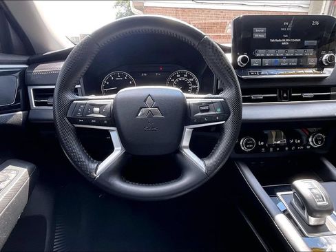 Used 2024 Mitsubishi Outlander SE AWD/4WD image 5