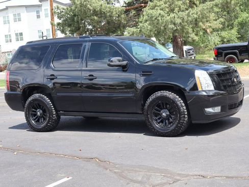 Used 2014 Cadillac Escalade Premium AWD/4WD image 2