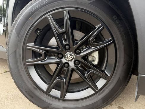 Used 2024 Toyota Grand Highlander Limited image 10