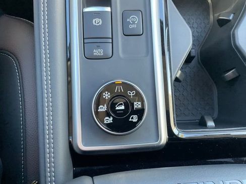 New 2026 Nissan Pathfinder Platinum image 26