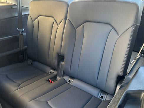 Used 2024 Audi Q7 3.0T Premium image 15