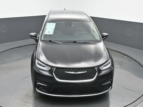 Used 2023 Chrysler Pacifica Touring-L FWD image 36