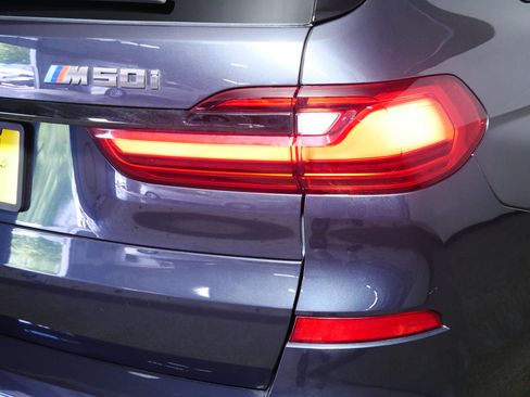 Used 2020 BMW X7 M50i w/ Dynamic Handling Package AWD/4WD image 17