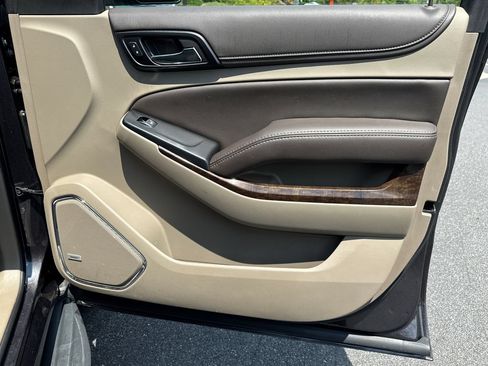 Used 2018 Chevrolet Tahoe LT RWD image 14