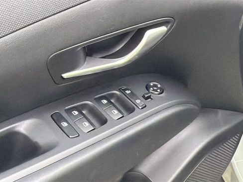 Used 2024 Hyundai Santa Cruz SE image 15