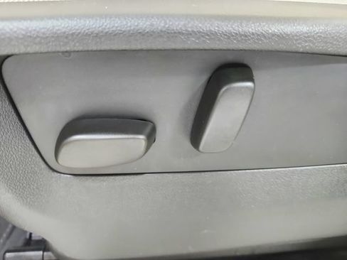 Used 2023 Buick Envision Essence w/ Technology Package I FWD image 21