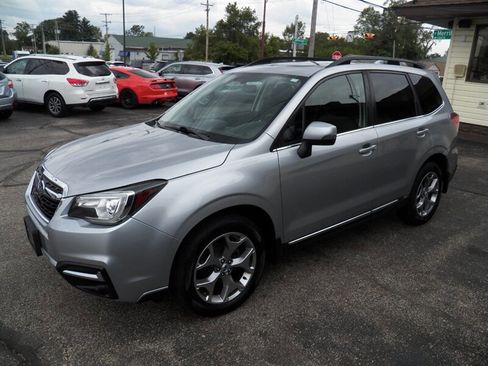 Used 2017 Subaru Forester 2.5i Touring AWD/4WD image 1