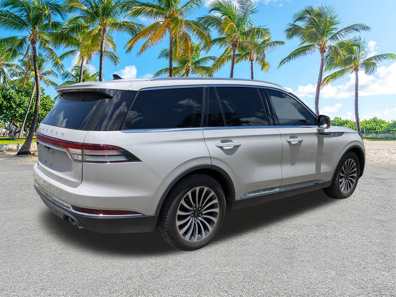 Used 2022 Lincoln Aviator Reserve RWD image 4