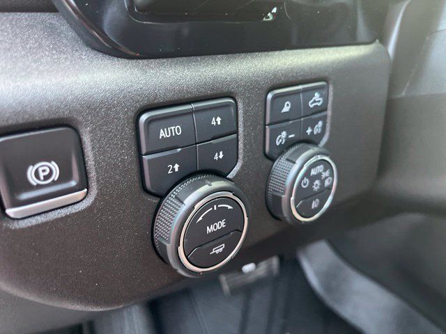 Used 2025 Chevrolet Silverado 1500 High Country AWD/4WD image 17
