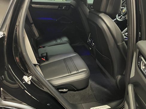 Used 2022 Porsche Cayenne S Platinum image 15