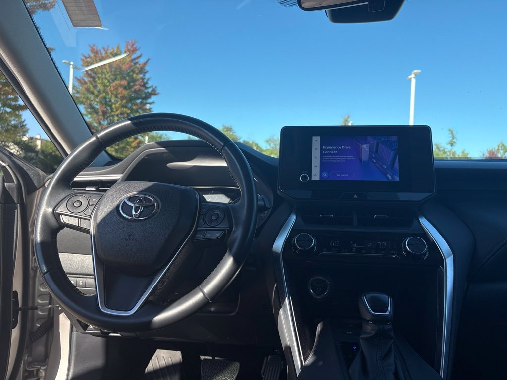 Used 2024 Toyota Venza LE AWD/4WD image 22