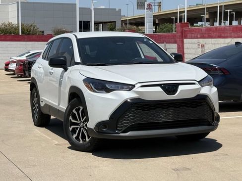 Used 2024 Toyota Corolla Cross AWD Hybrid image 2