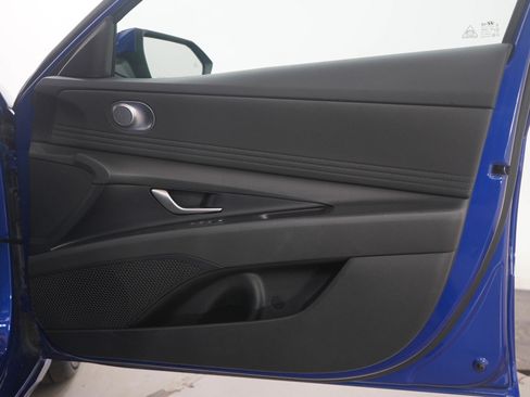 Used 2025 Hyundai Elantra SEL image 9