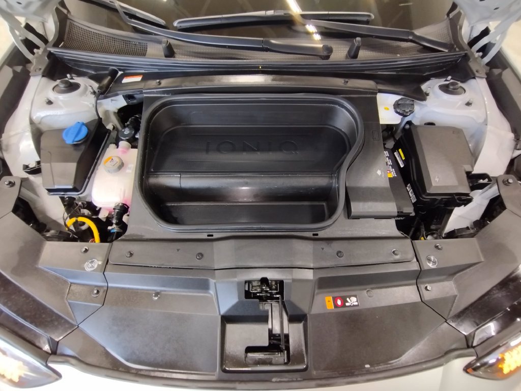 Certified 2023 Hyundai Ioniq 6 SEL w/ Cargo Package RWD image 10