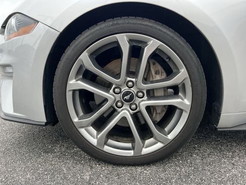 Used 2018 Ford Mustang GT Premium w/ Equipment Group 401A RWD image 12