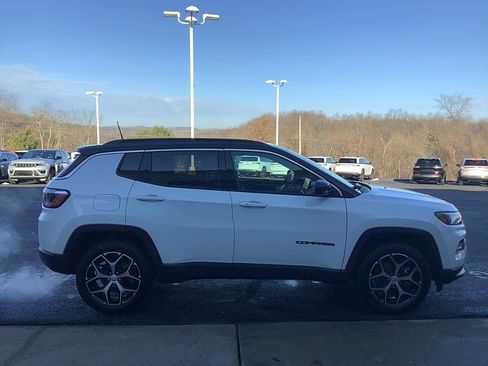 Certified 2024 Jeep Compass Limited image 4