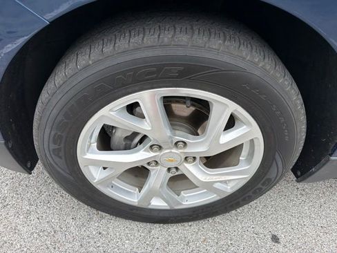 Used 2019 Chevrolet Equinox Premier FWD image 9