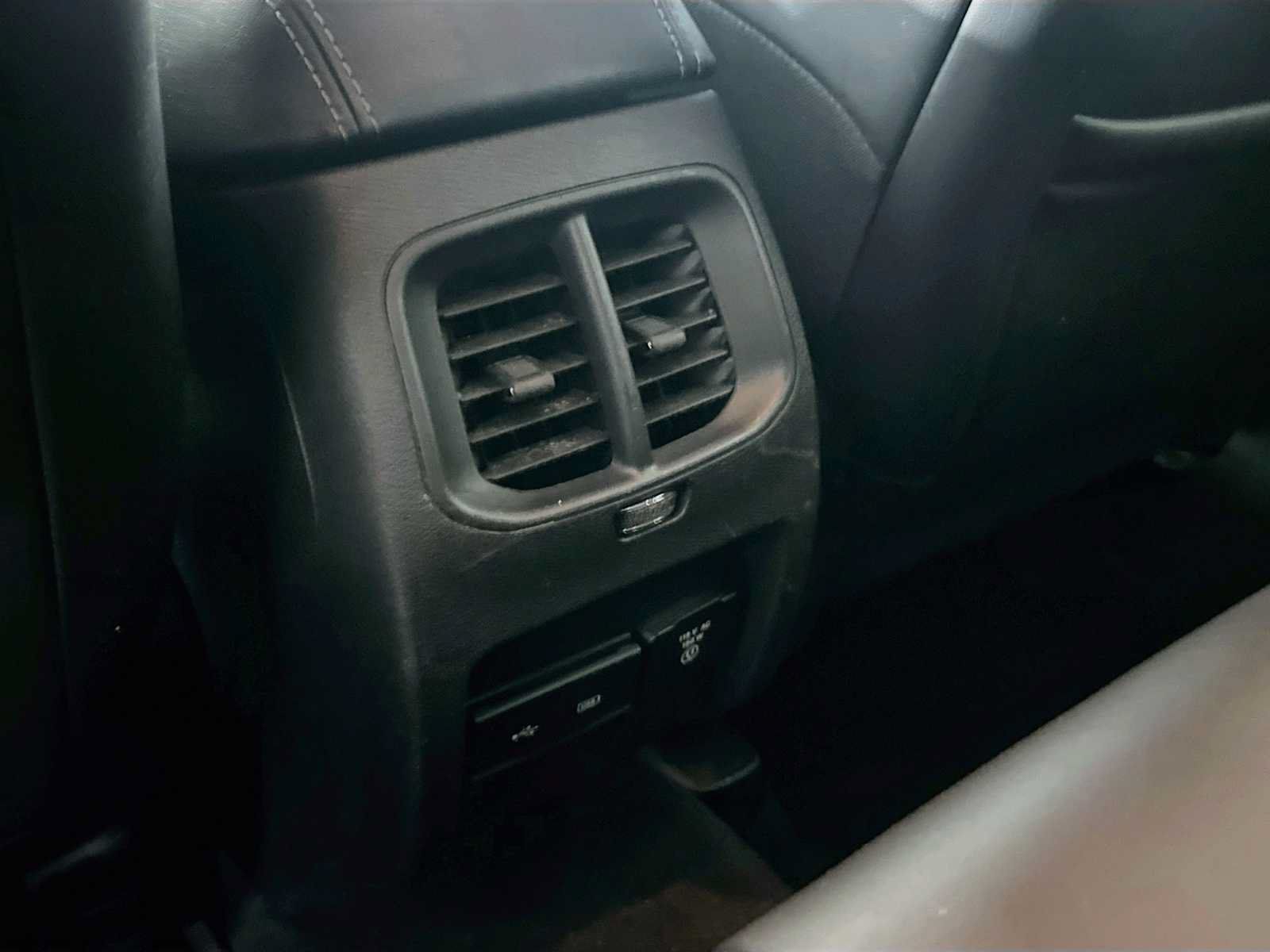 Used 2019 Jeep Cherokee Limited AWD/4WD image 23