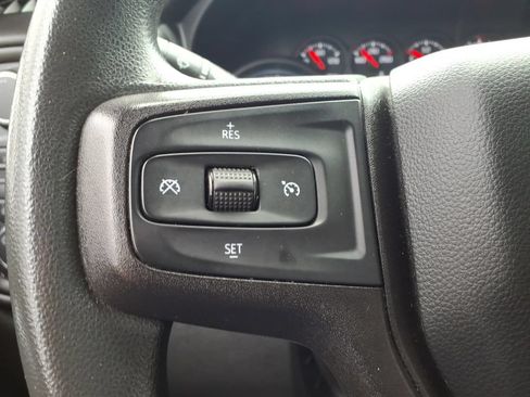 Used 2021 Chevrolet Silverado 1500 Custom AWD/4WD image 16