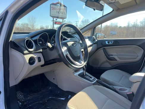 Used 2015 Ford Fiesta SE image 15
