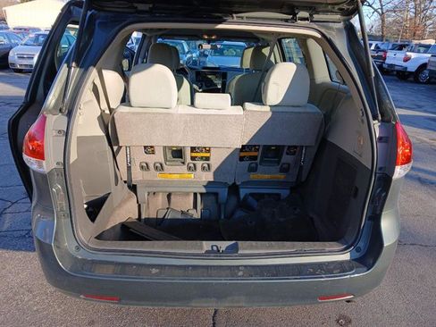 Used 2013 Toyota Sienna image 11