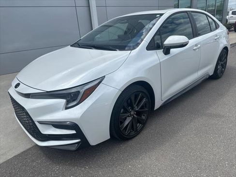 Certified 2025 Toyota Corolla XSE image 1