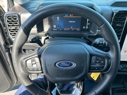 Used 2025 Ford Ranger XLT AWD/4WD image 2